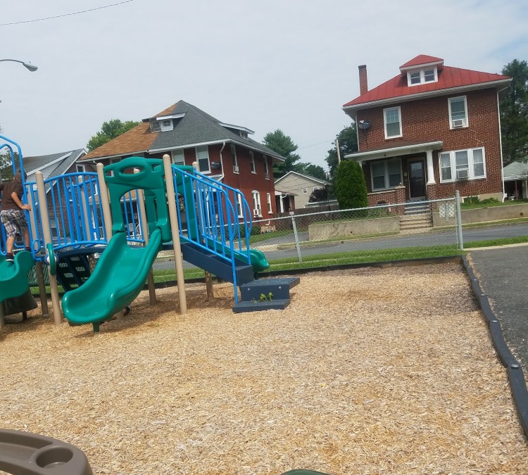 West Lawn playground (Reading,&nbspPA)